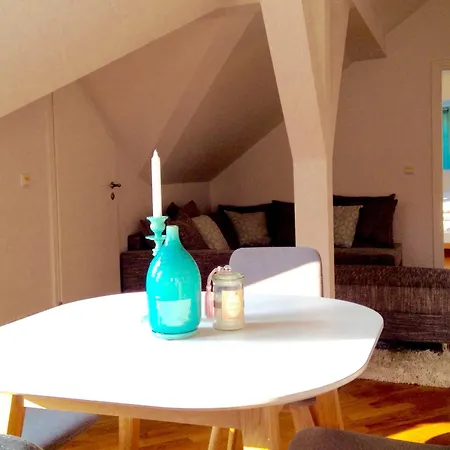 Am Bretschneiderpark Apartment